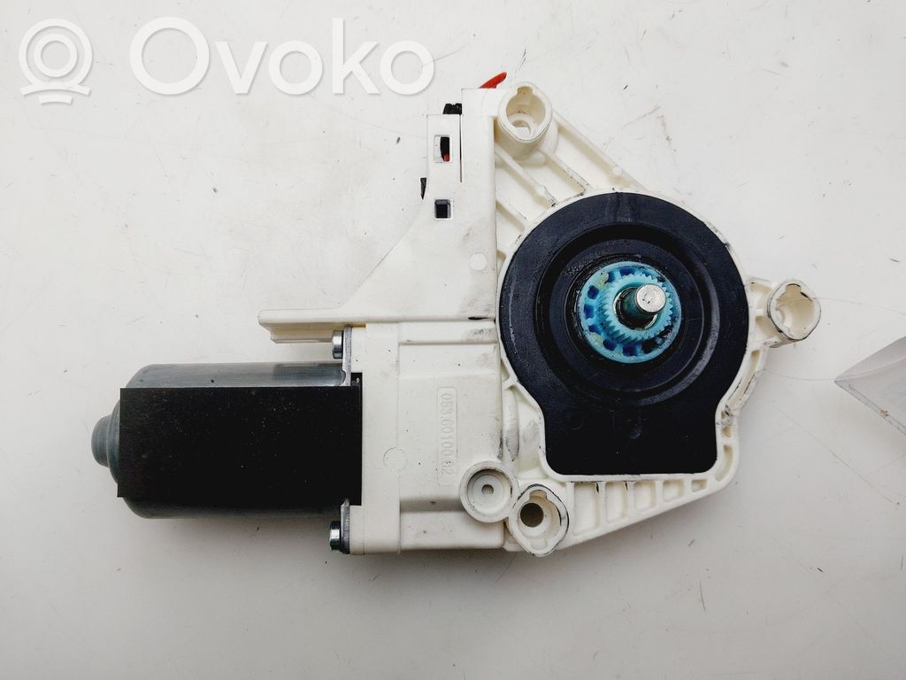 Audi A4 S4 B8 8K Silnik regulatora szyby drzwi przednich