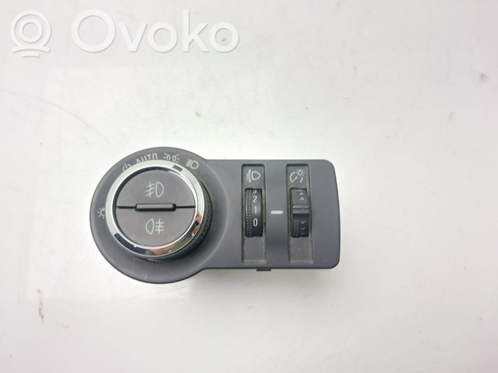 Chevrolet Trax Light switch 
