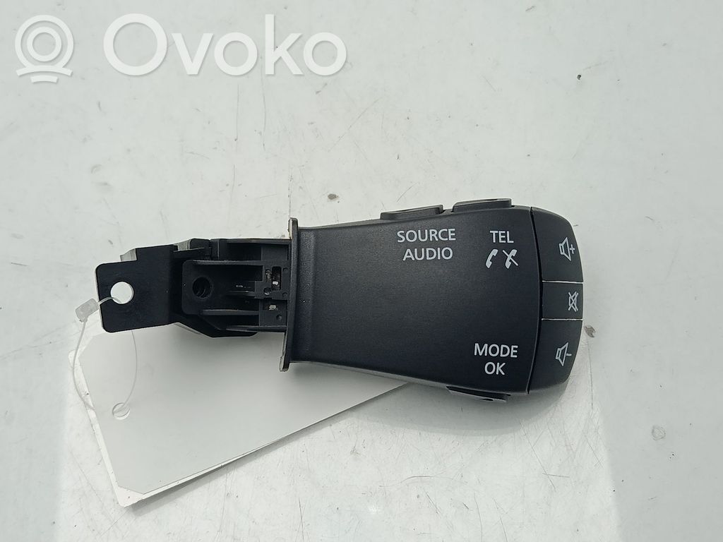 Multifunctional control switch/knob   E1175929