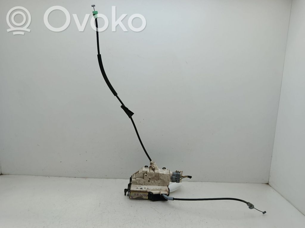 Citroen C4 I Priekšpusē slēdzene 