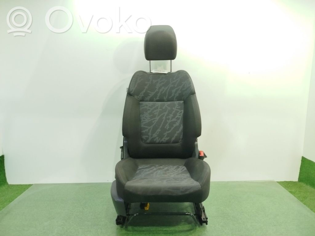 Peugeot 3008 I Etumatkustajan istuin 