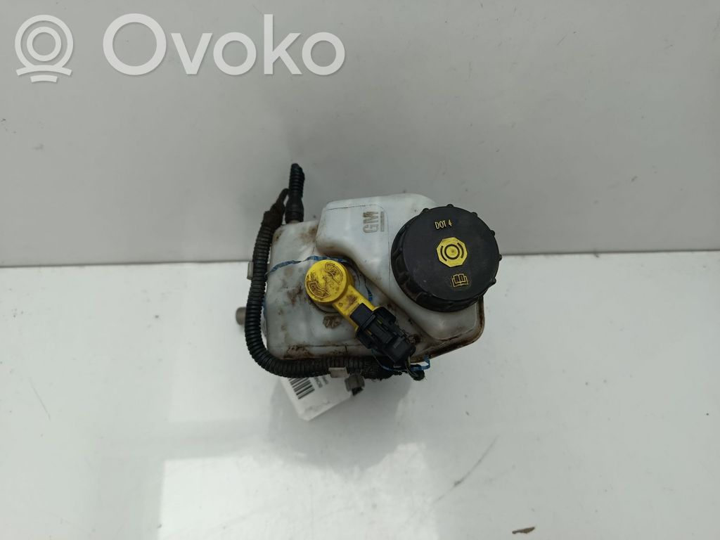Opel Astra J Pääjarrusylinteri 