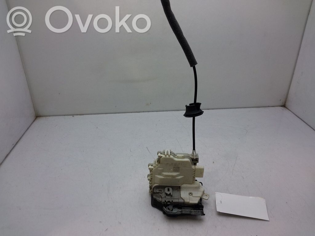 Audi A4 S4 B9 Zamek drzwi przednich