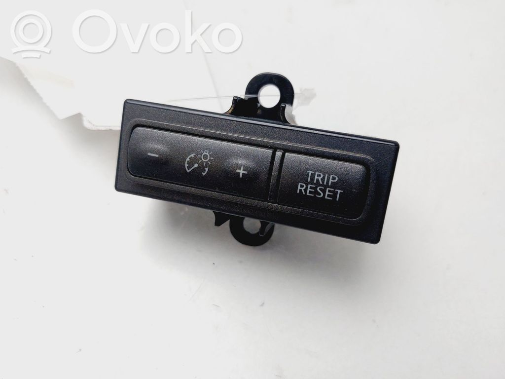 Infiniti Q50 Przyciski multifunkcyjne 