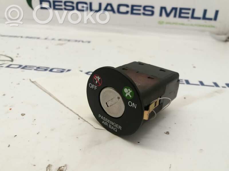 KIA Rio Sonstige Schalter / Griffe / Umschalter 