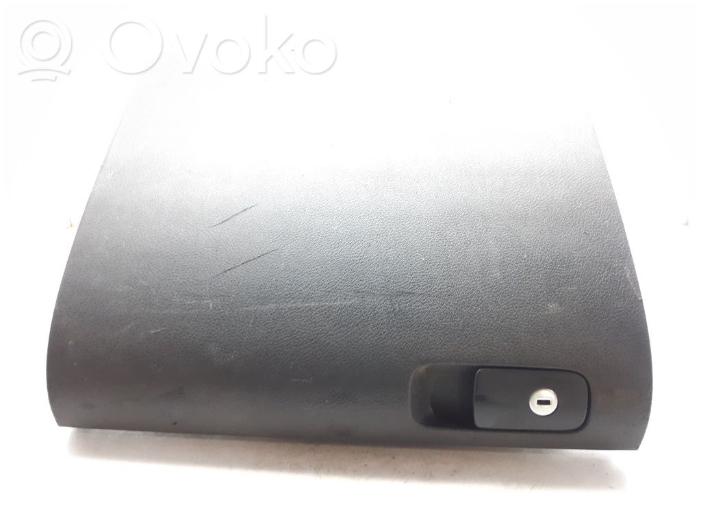 Guantera   5M1857097Q