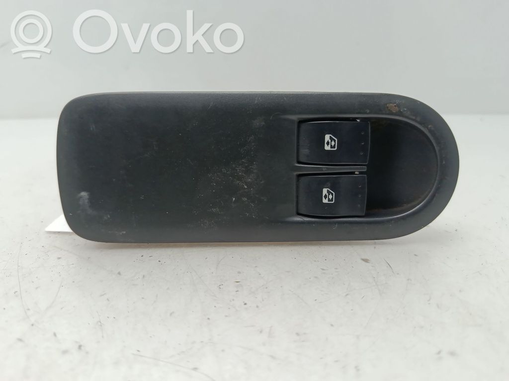 Renault Megane II Electric window control switch 