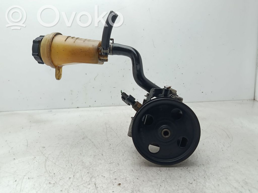 Ford Focus Ohjaustehostimen pumppu 