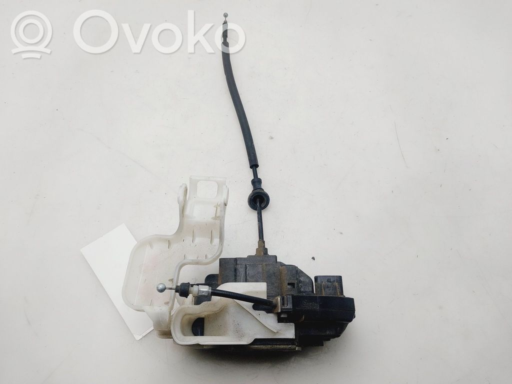 KIA Ceed Etuoven lukko 