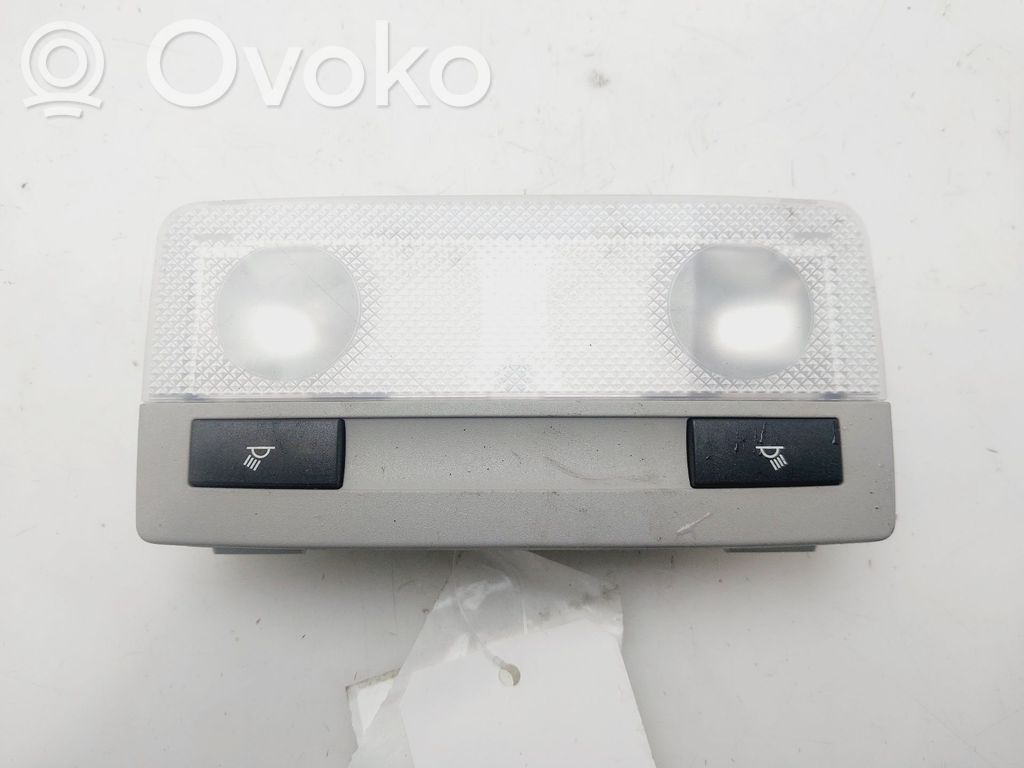Opel Astra K Etuistuimen valo 