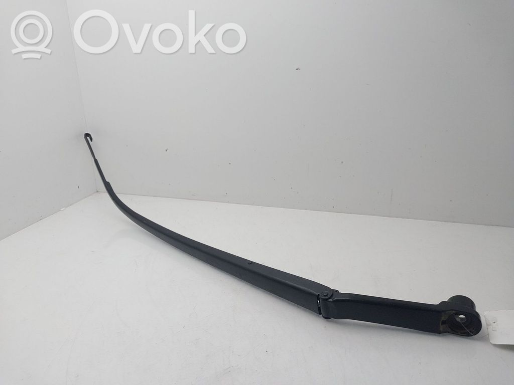 Mazda CX-7 Front wiper blade arm 