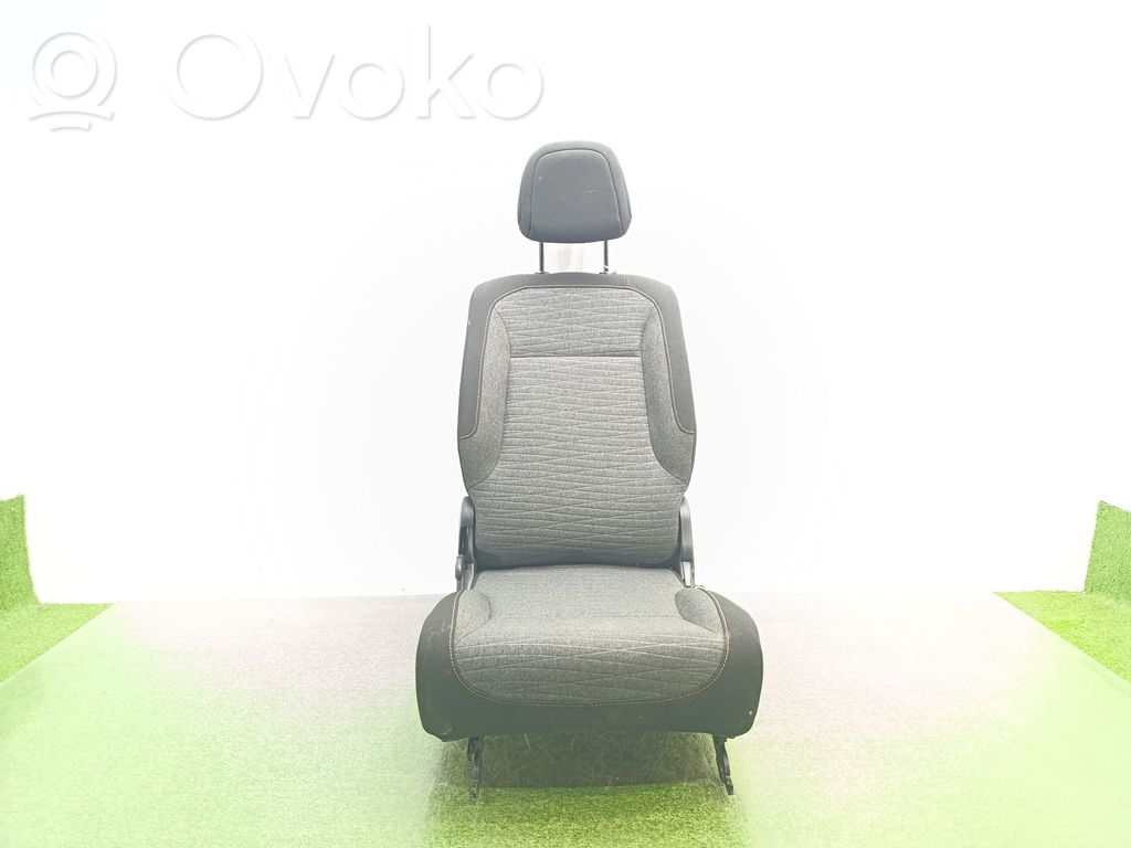 Citroen Berlingo Toisen istuinrivin istuimet 