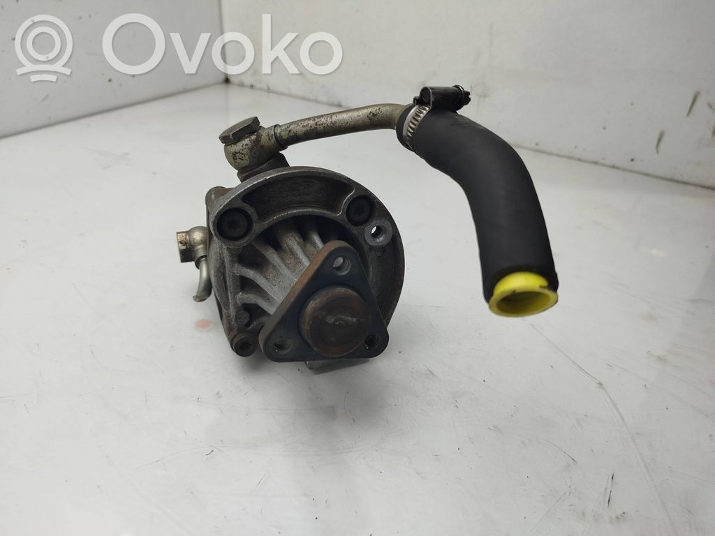 BMW 3 E36 Power steering pump 