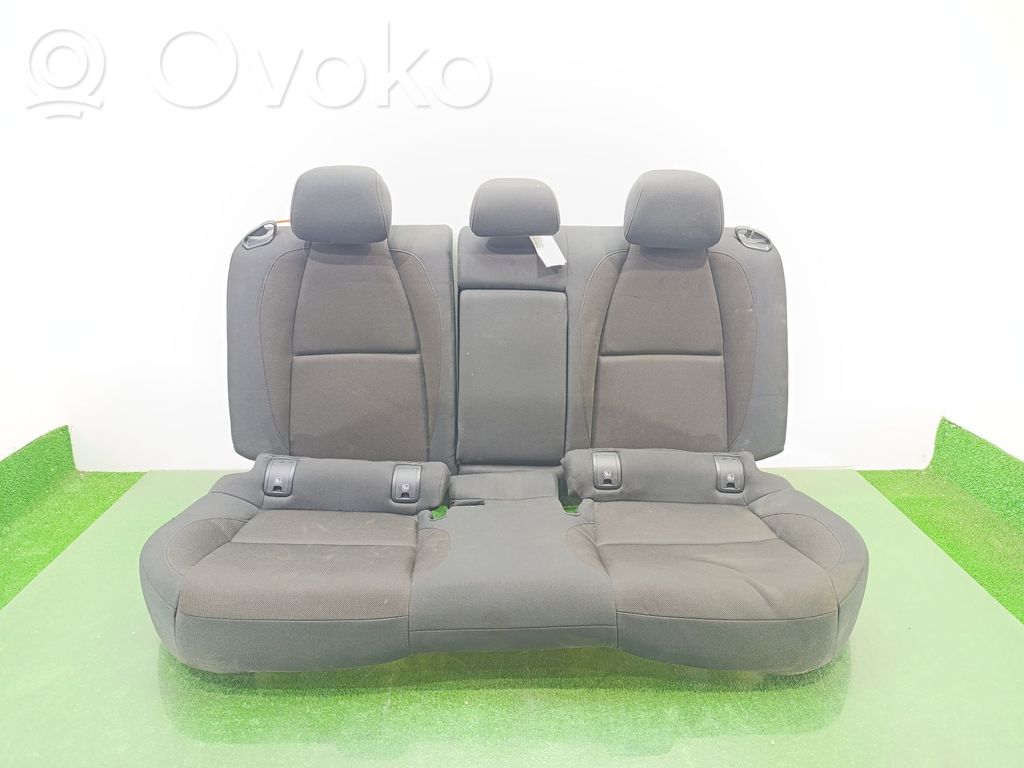 Mazda 3 Antra eilė sėdynių 