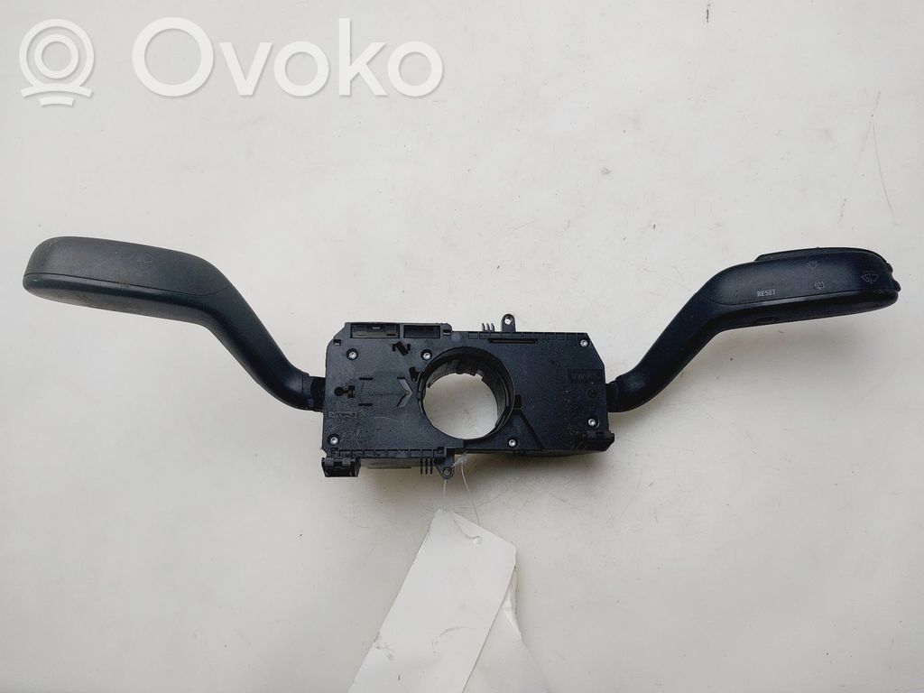 Skoda Fabia Mk2 (5J) Pulsanti/interruttori sul volante