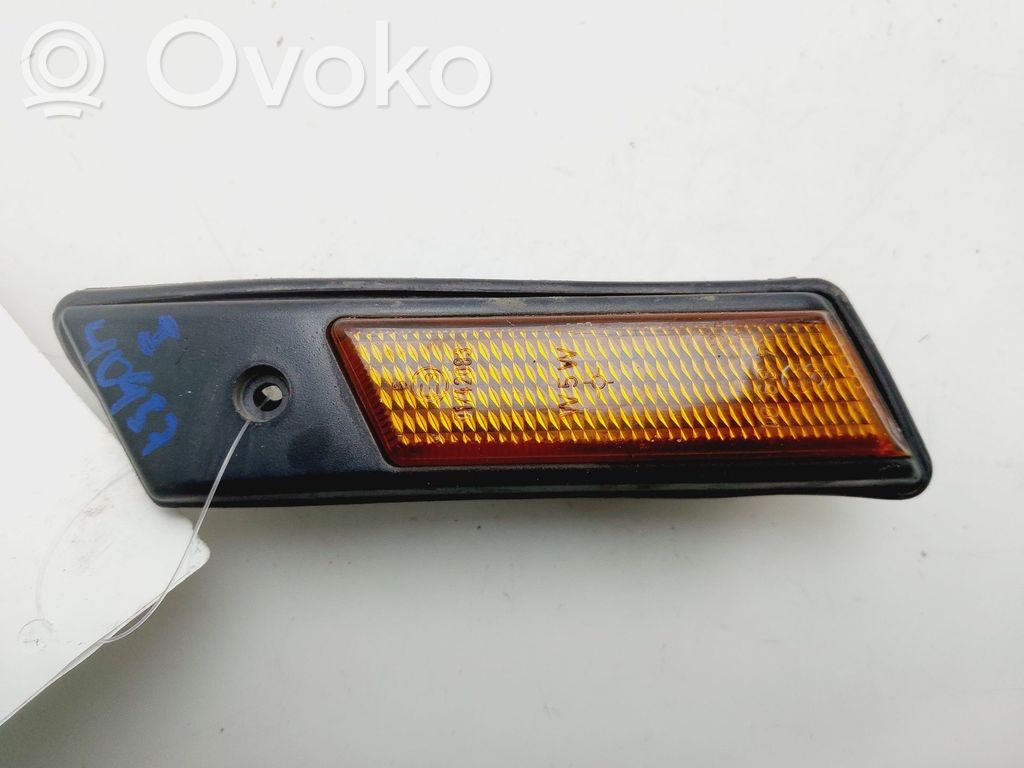 Front fender indicator light   1378013