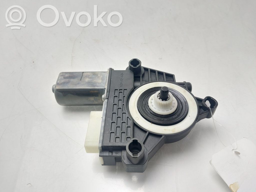 BMW 1 F40 Motorino alzacristalli della portiera anteriore