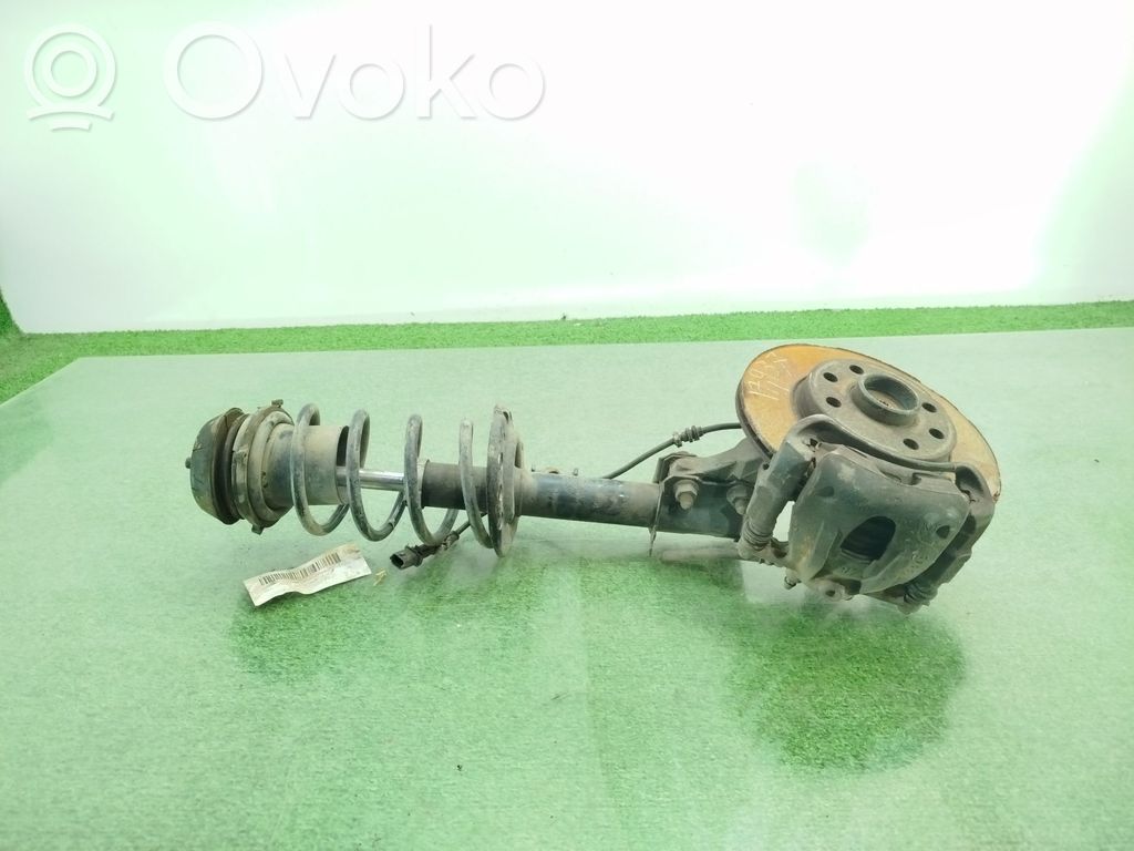 Opel Corsa C Zwrotnica koła przedniego 