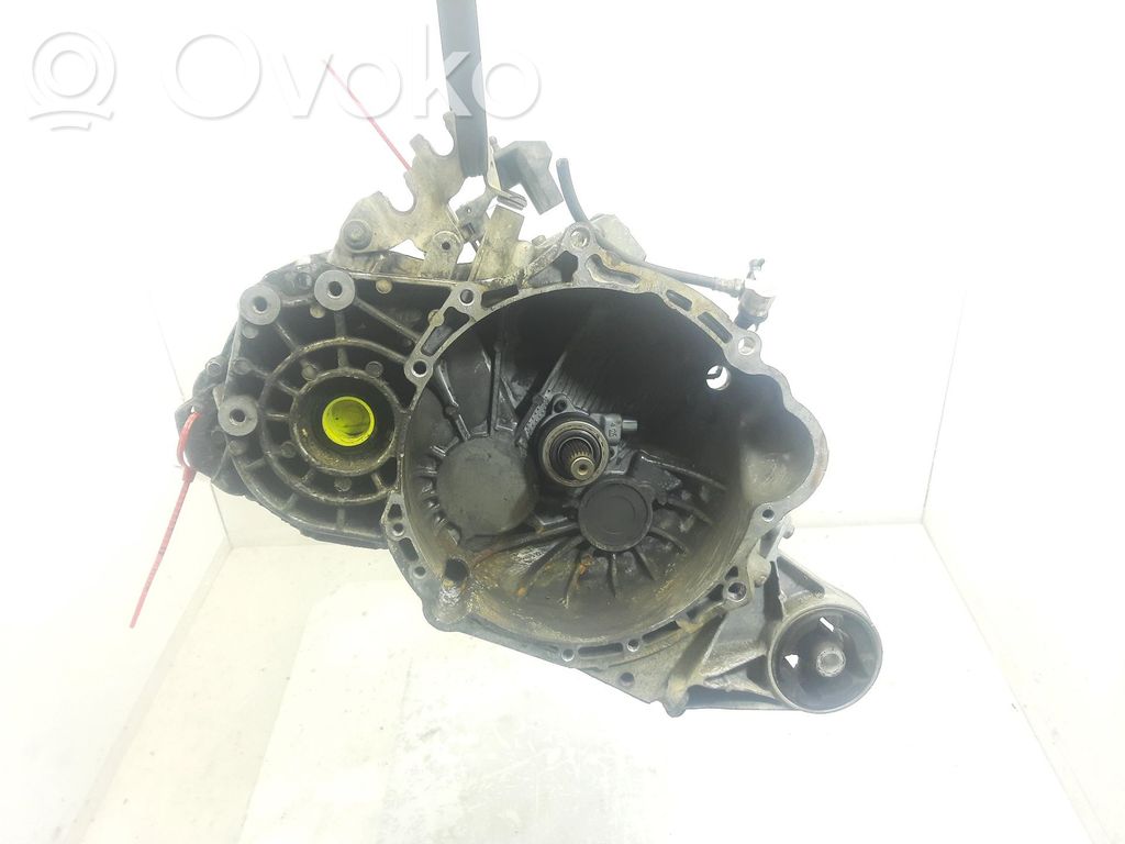 Chevrolet Captiva Cutie viteze manuală cu 5 trepte 