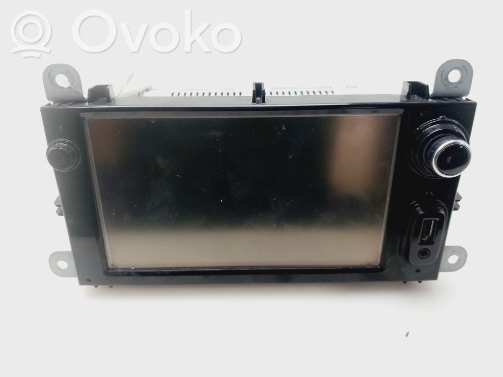 Renault Clio IV Unitate principală radio/CD/DVD/GPS 
