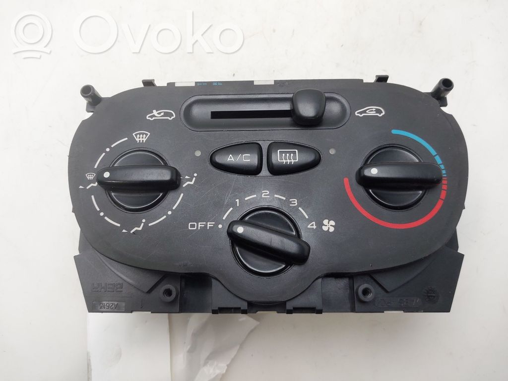 Peugeot 206+ Climate control unit 