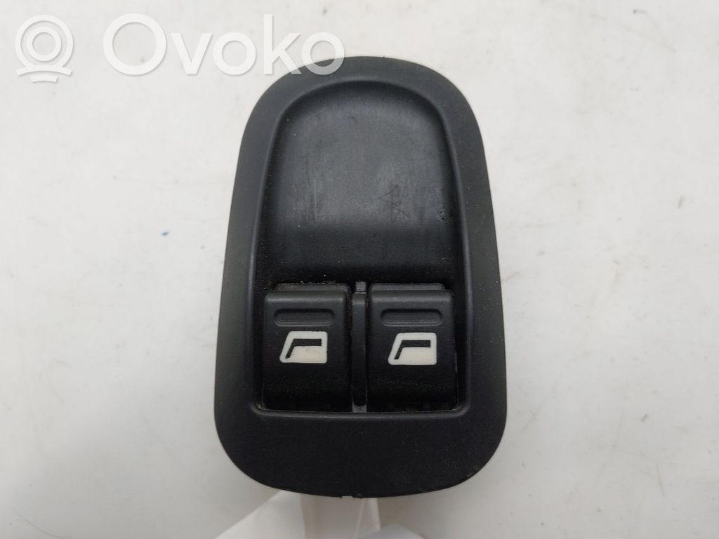 Peugeot 206+ Electric window control switch 