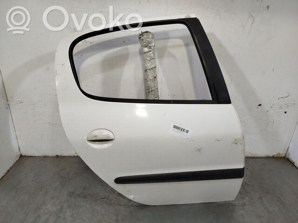 Peugeot 206+ Puerta trasera 