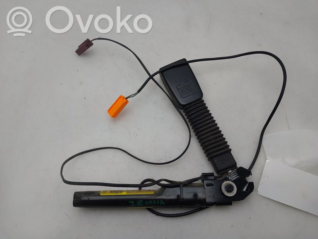 Ford Focus Front seatbelt buckle 