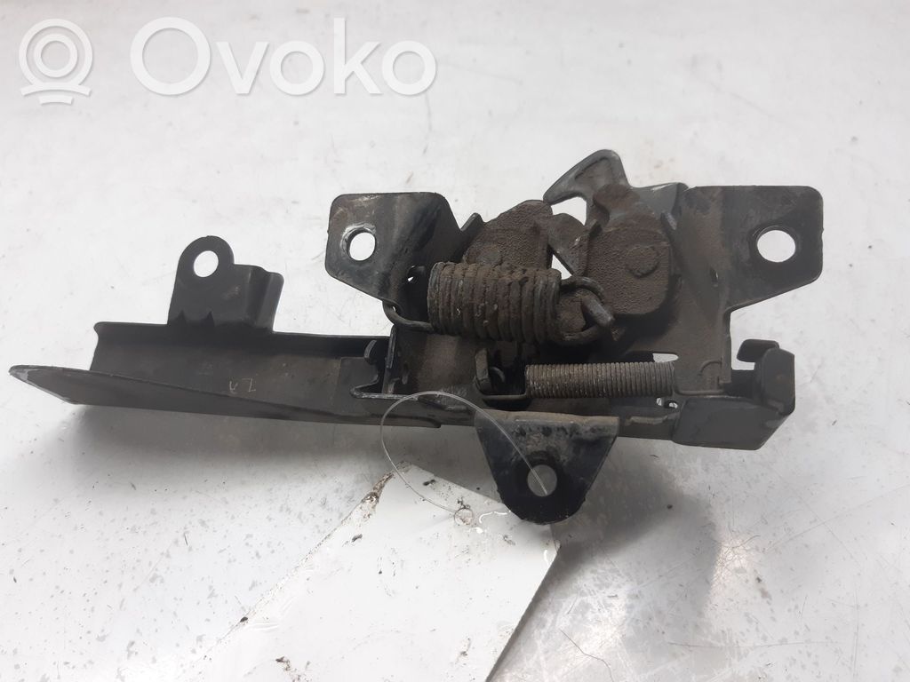 KIA Cerato Tie down hook / loop 