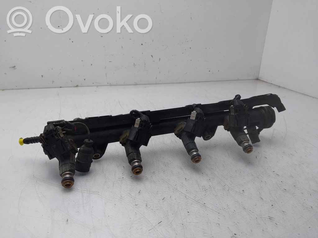 Seat Cordoba (6K) Listwa wtryskowa 