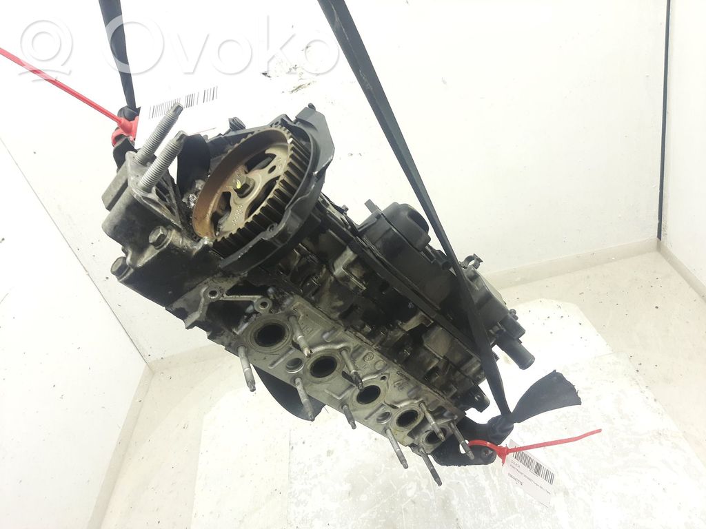 Culata del motor   9684487210