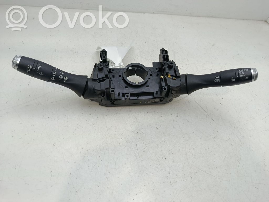 Renault Clio V Boutons / interrupteurs volant