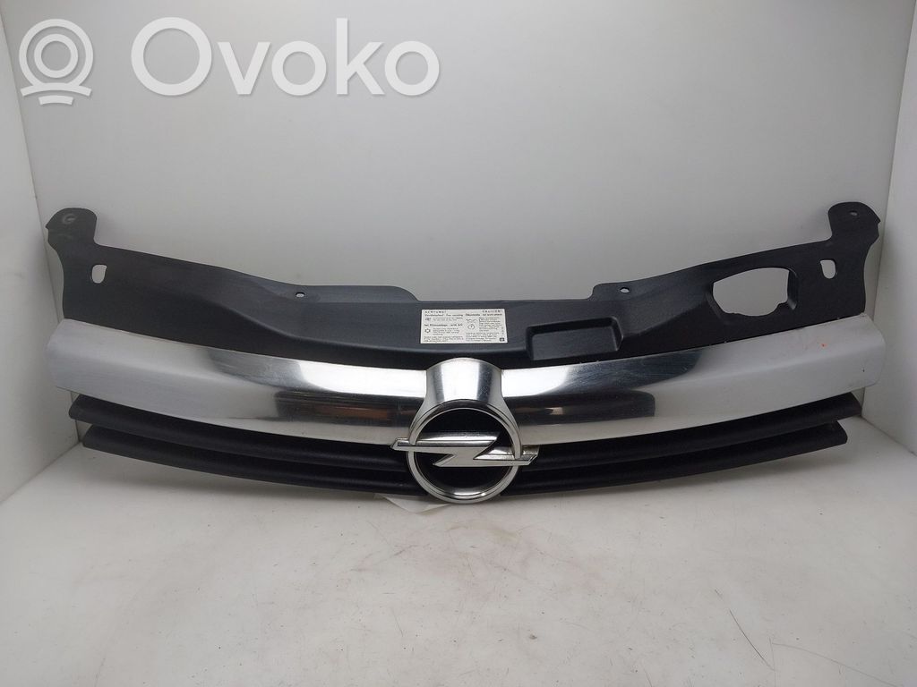Opel Astra H Etusäleikkö 