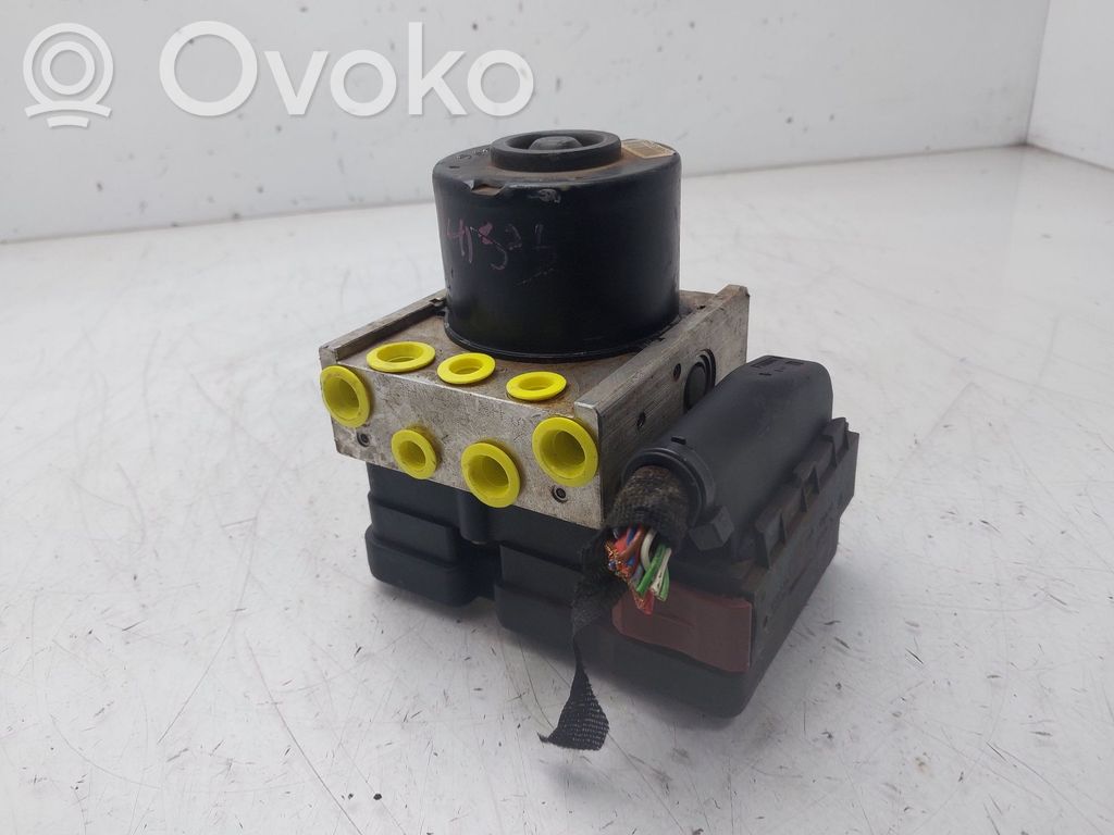 ABS-pumppu   13157576