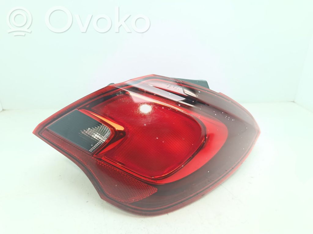 Opel Corsa E Lampă spate în caroserie 