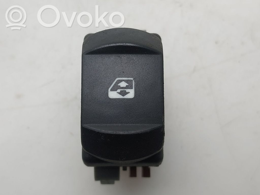 Renault Clio III Electric window control switch 
