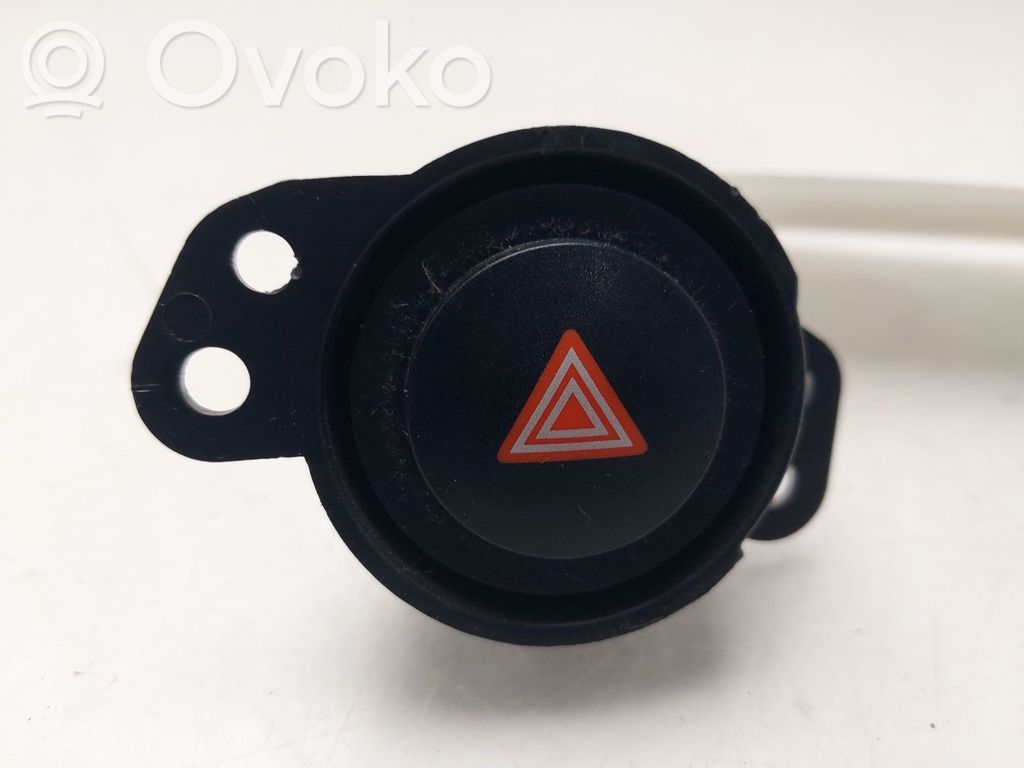 Botón interruptor de luz de peligro   15B424