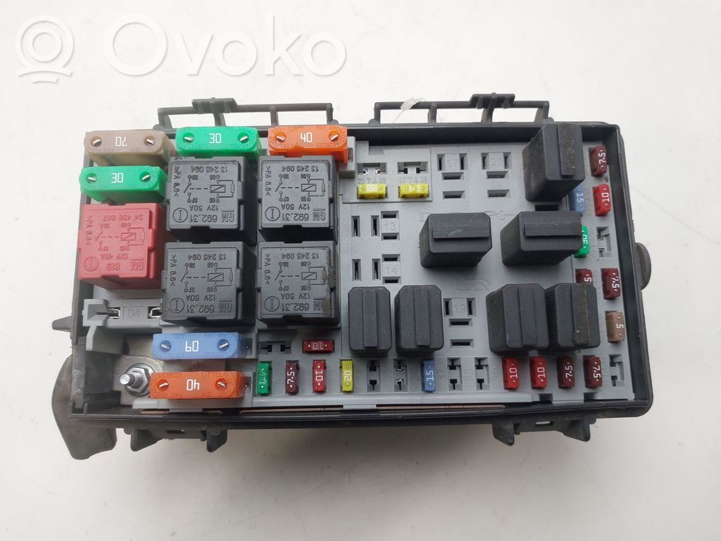 Opel Corsa D Módulo de fusible 