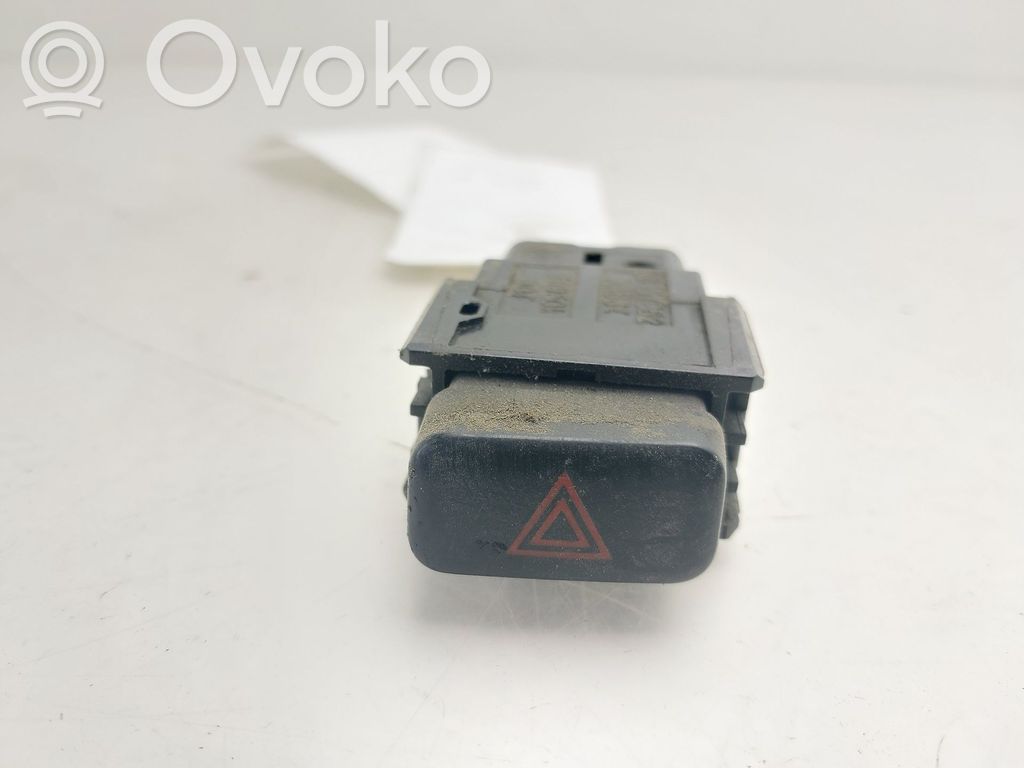 Toyota Hilux (AN10, AN20, AN30) Hazard light switch 