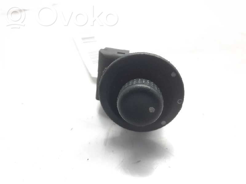 Renault Megane I Wing mirror switch 