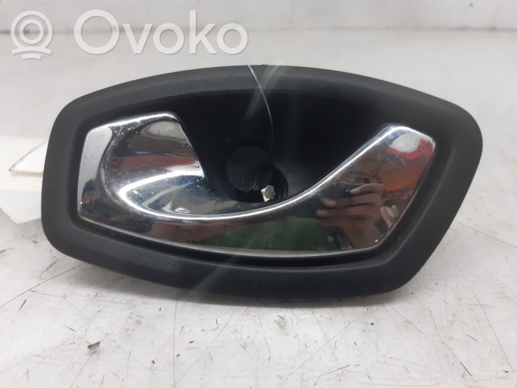 Manecilla interna puerta trasera   806700006R
