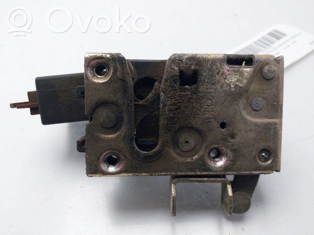 Citroen Saxo Priekšpusē slēdzene 