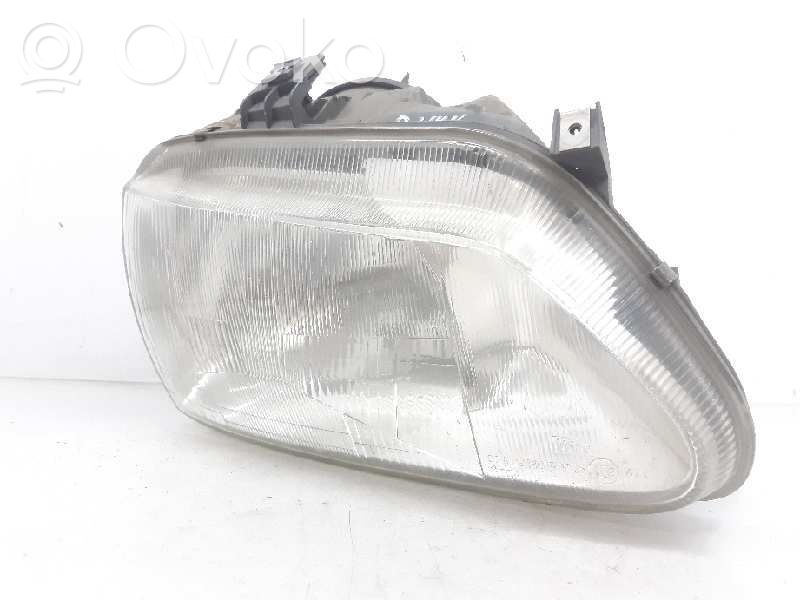 Renault Megane I Lampa przednia 