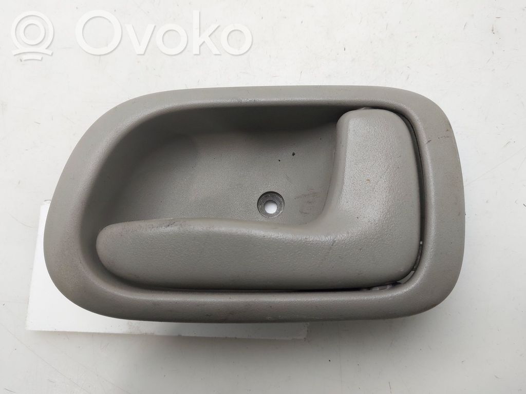 Toyota Corolla E110 Manecilla interna puerta delantera 