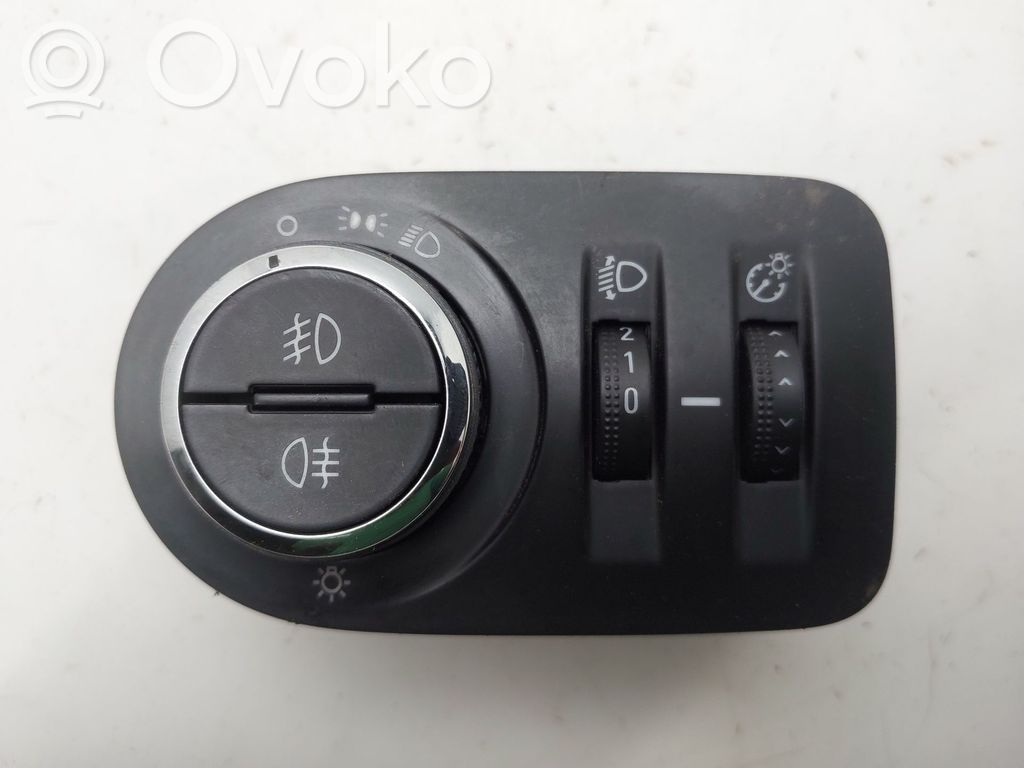 Opel Corsa E Light switch 