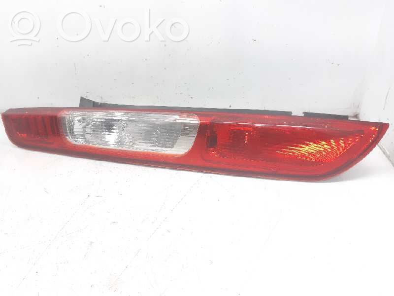 Ford Focus Luz trasera/de freno 