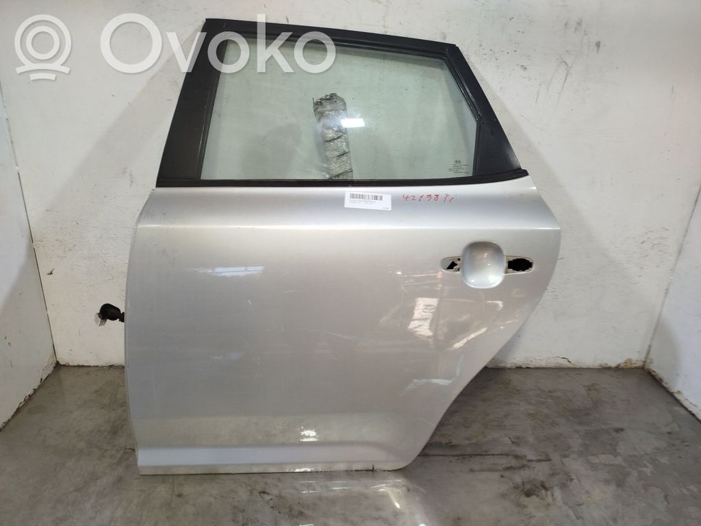 Puerta trasera   77003J7000