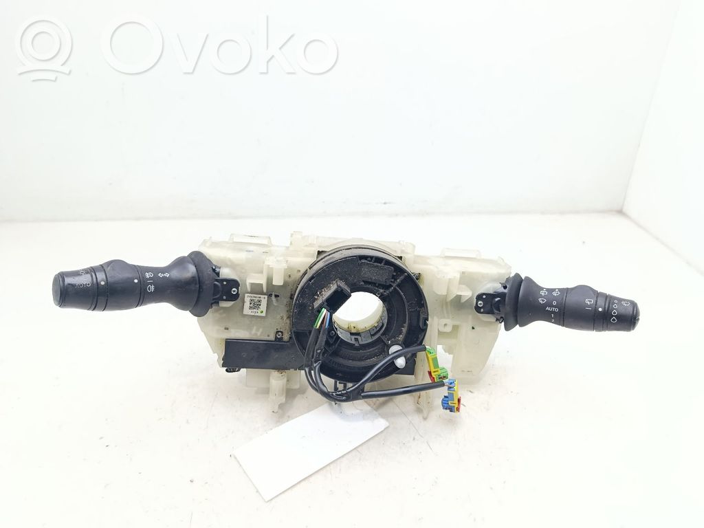 Renault Megane III Butoane/comutatoare pe volan 