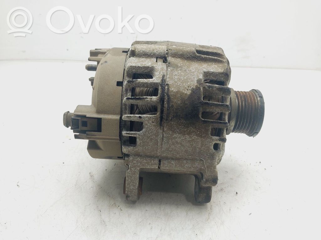 Volkswagen PASSAT B8 Generatore/alternatore