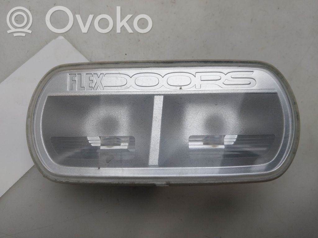 Opel Meriva B Etuistuimen valo